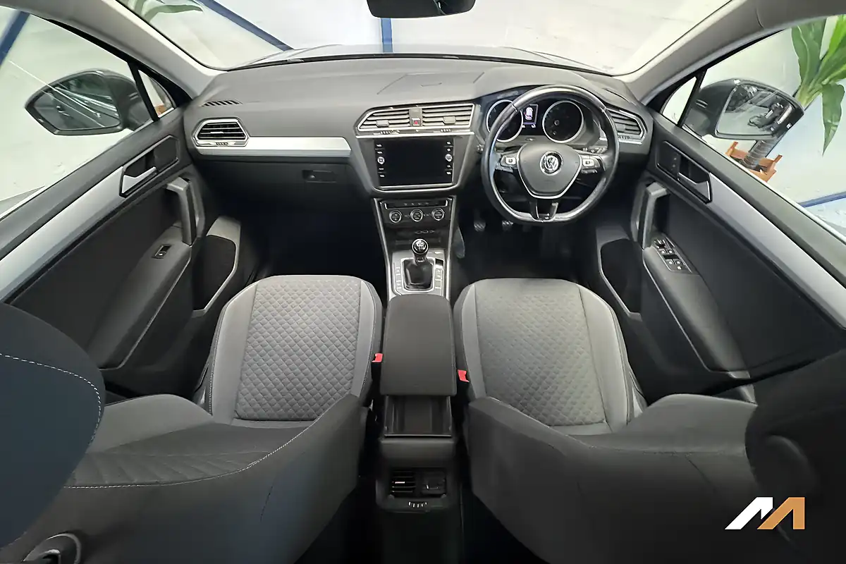 Used 2018 Volkswagen Tiguan Se Navigation Grey - Interior and Exterior details 13