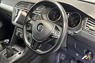 Used 2018 Volkswagen Tiguan Se Navigation Grey - Interior and Exterior details 19