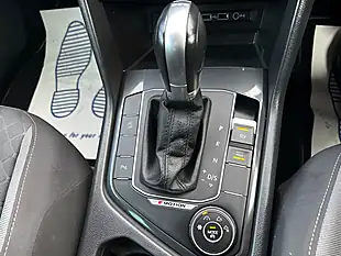 Used 2018 Volkswagen Tiguan Se Navigation Grey - Interior and Exterior details 9