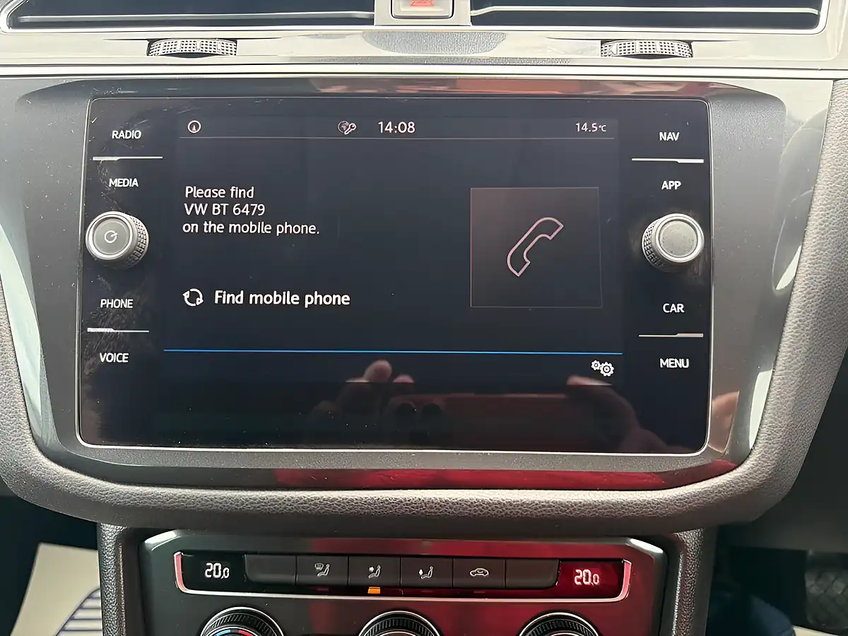 Used 2018 Volkswagen Tiguan Se Navigation Grey - Interior and Exterior details 13
