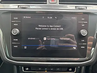 Used 2018 Volkswagen Tiguan Se Navigation Grey - Interior and Exterior details 12