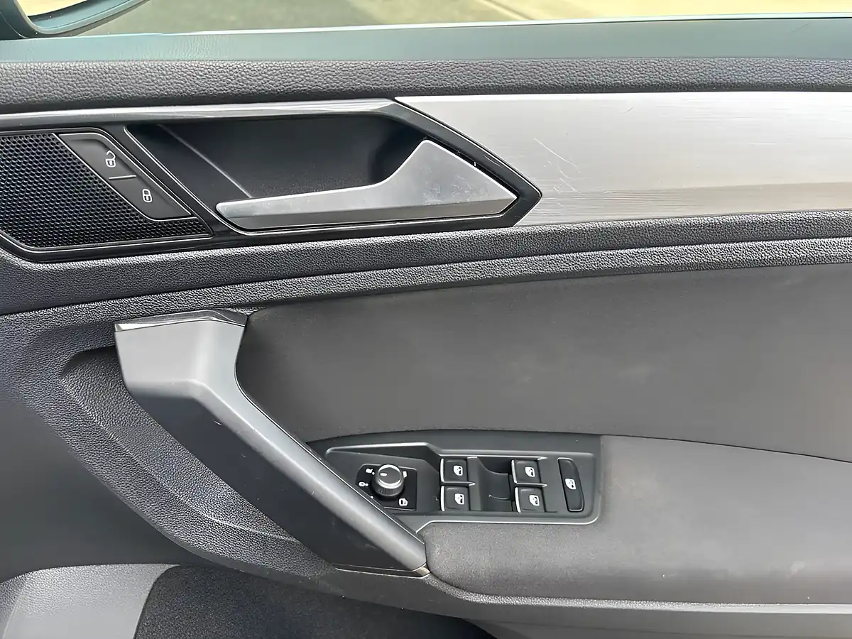 Used 2018 Volkswagen Tiguan Se Navigation Grey - Interior and Exterior details 14