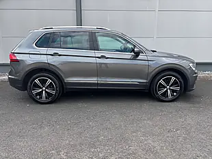 Used 2018 Volkswagen Tiguan Se Navigation Grey - Interior and Exterior details 4