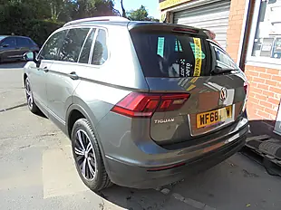 Used 2018 Volkswagen Tiguan Se Navigation Grey - Interior and Exterior details 9
