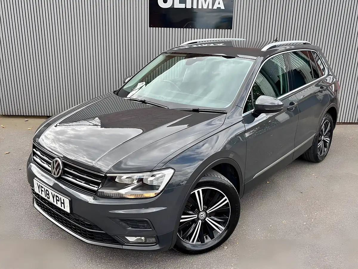 Used 2018 Volkswagen Tiguan Se Navigation Grey - Interior and Exterior details 2