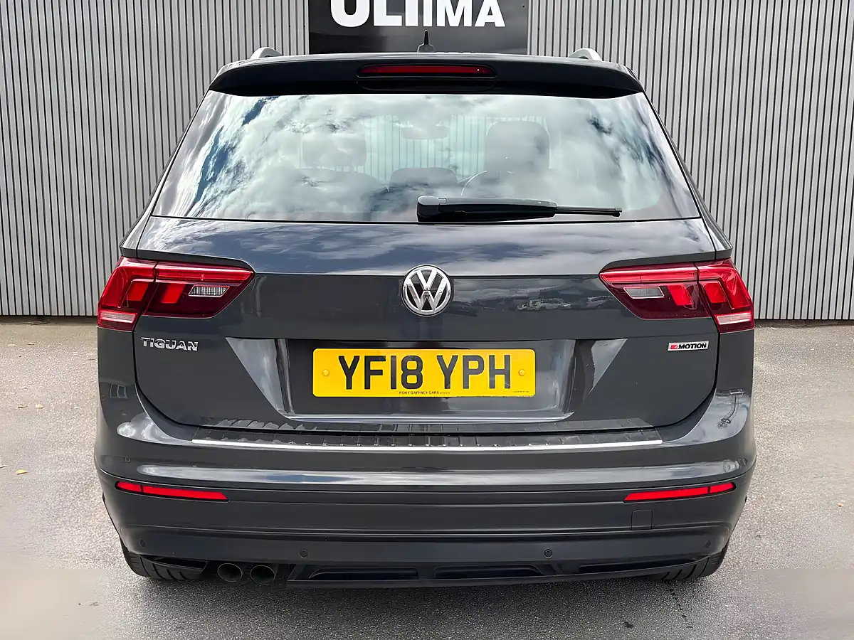 Used 2018 Volkswagen Tiguan Se Navigation Grey - Interior and Exterior details 8