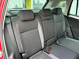 Used 2018 Volkswagen Tiguan Se Navigation Red - Interior and Exterior details 4