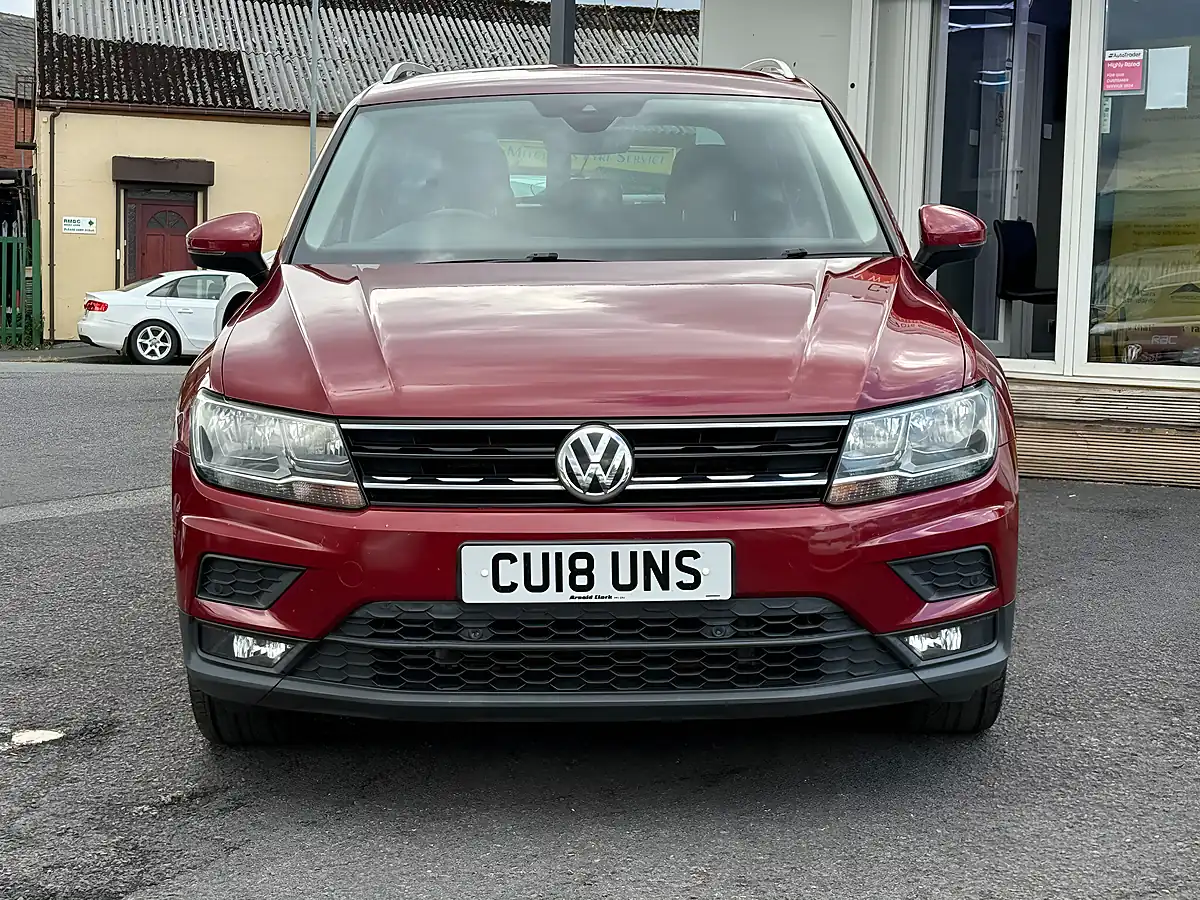 Used 2018 Volkswagen Tiguan Se Navigation Red - Interior and Exterior details 7