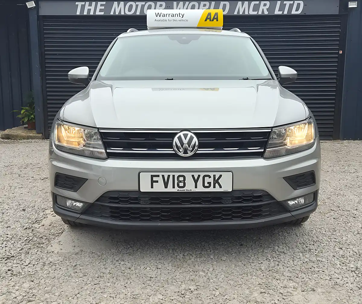 Used 2018 Volkswagen Tiguan Se Navigation Silver - Interior and Exterior details 3