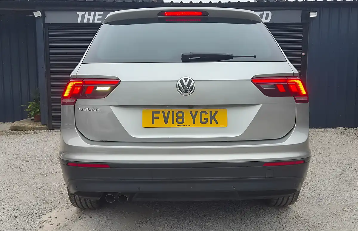 Used 2018 Volkswagen Tiguan Se Navigation Silver - Interior and Exterior details 7