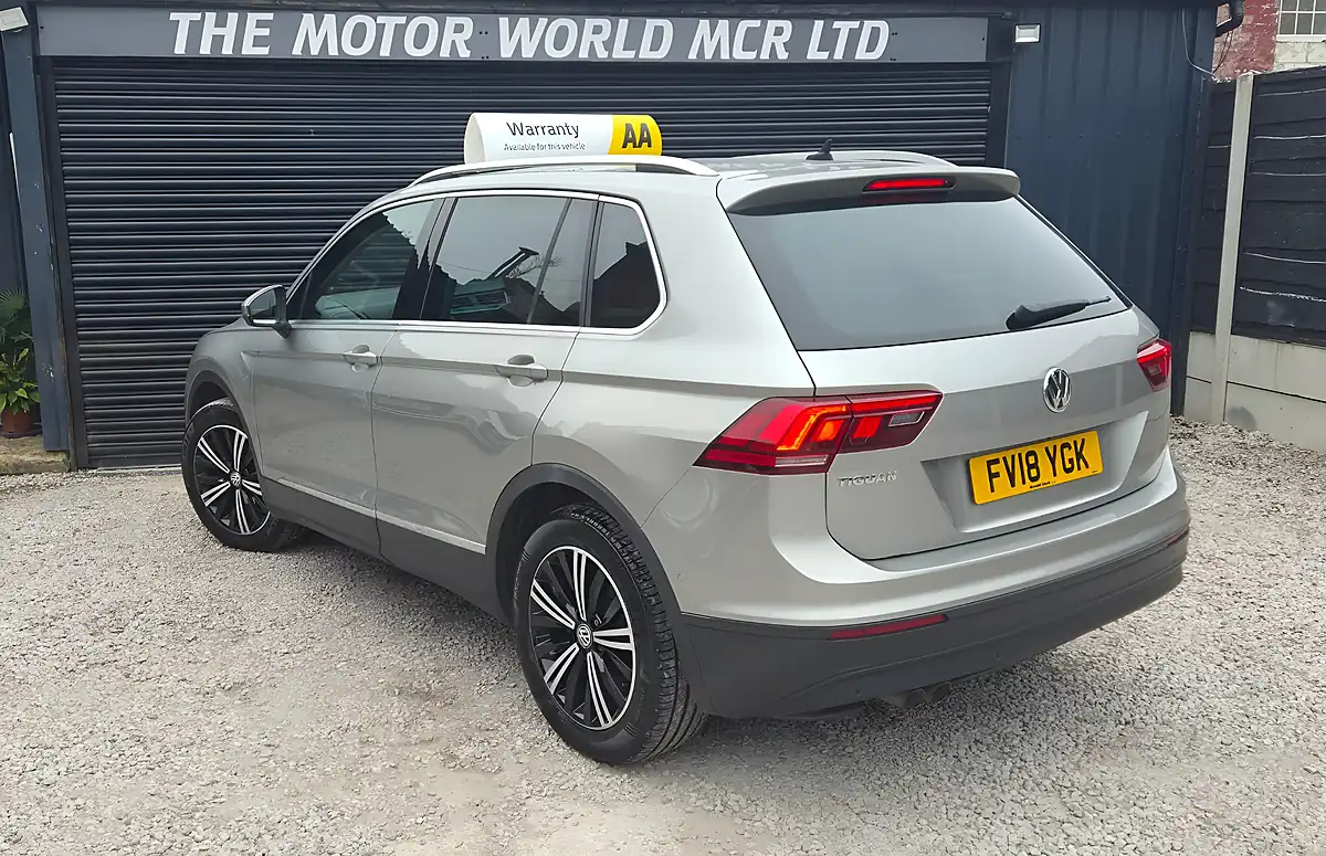 Used 2018 Volkswagen Tiguan Se Navigation Silver - Interior and Exterior details 8