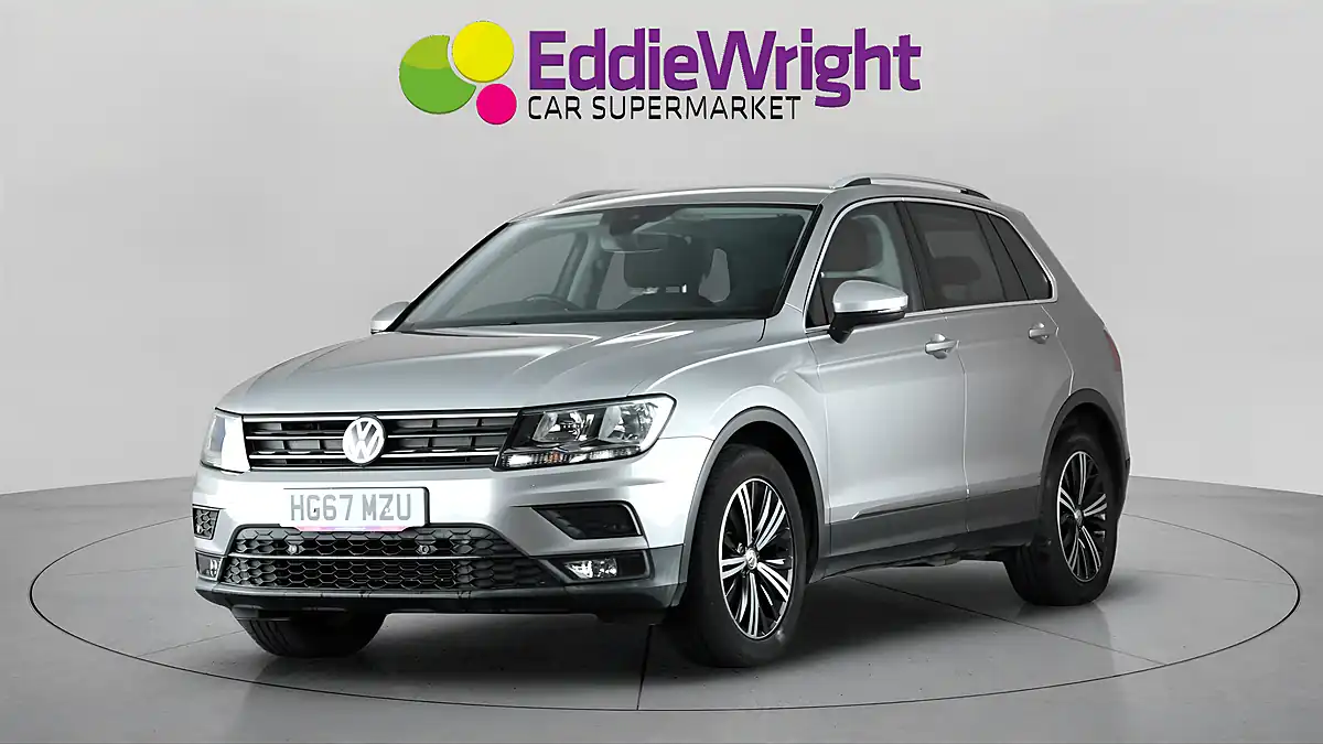 Used 2018 Volkswagen Tiguan Se Navigation Silver - Interior and Exterior details 3