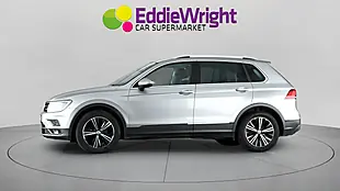 Used 2018 Volkswagen Tiguan Se Navigation Silver - Interior and Exterior details 4