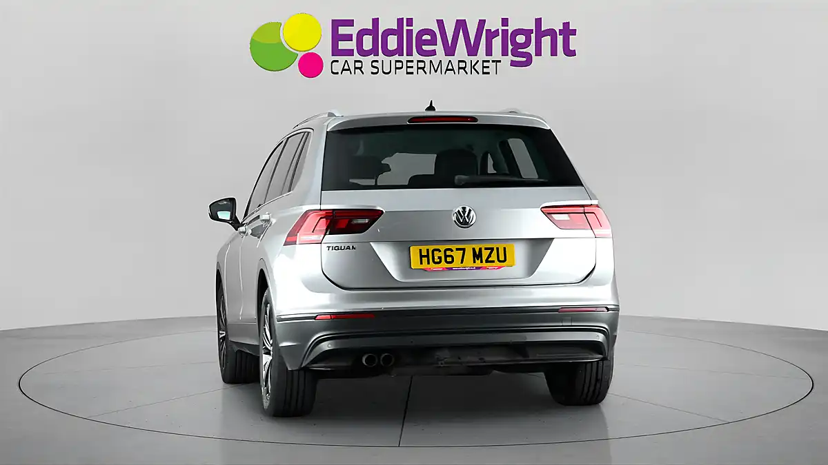 Used 2018 Volkswagen Tiguan Se Navigation Silver - Interior and Exterior details 6