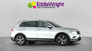 Used 2018 Volkswagen Tiguan Se Navigation Silver - Interior and Exterior details 9