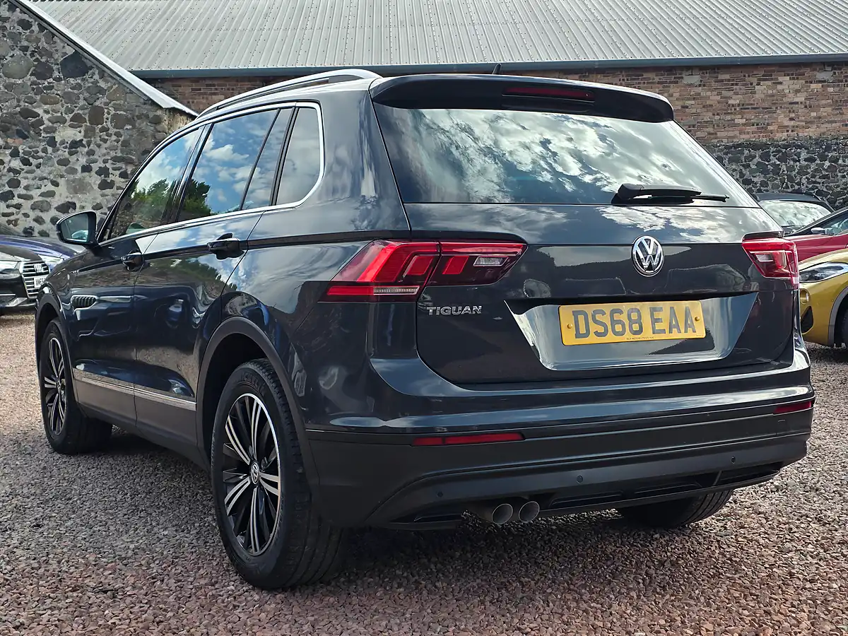 Used 2018 Volkswagen Tiguan Se Navigation Urano Grey - Interior and Exterior details 15