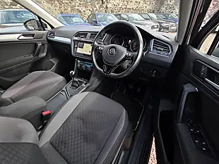 Used 2018 Volkswagen Tiguan Se Navigation Urano Grey - Interior and Exterior details 8