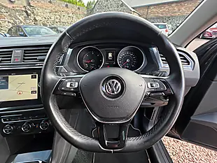 Used 2018 Volkswagen Tiguan Se Navigation Urano Grey - Interior and Exterior details 9