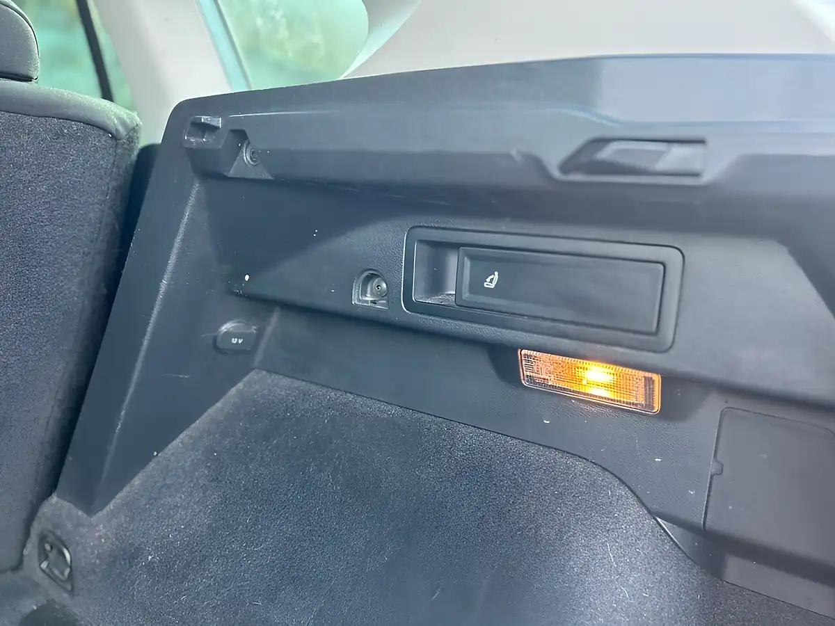 Used 2018 Volkswagen Tiguan Se Navigation Urano Grey - Interior and Exterior details 10