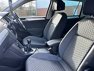 Used 2018 Volkswagen Tiguan Se Navigation Urano Grey - Interior and Exterior details 19