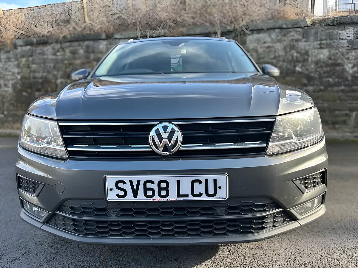 Used 2018 Volkswagen Tiguan Se Navigation Urano Grey - Interior and Exterior details 2