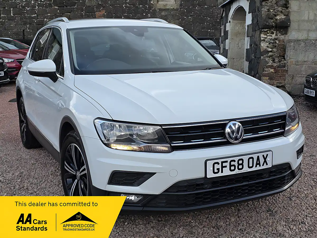 Used 2018 Volkswagen Tiguan Se Navigation White - Front View