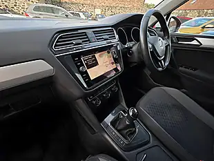 Used 2018 Volkswagen Tiguan Se Navigation White - Interior and Exterior details 12