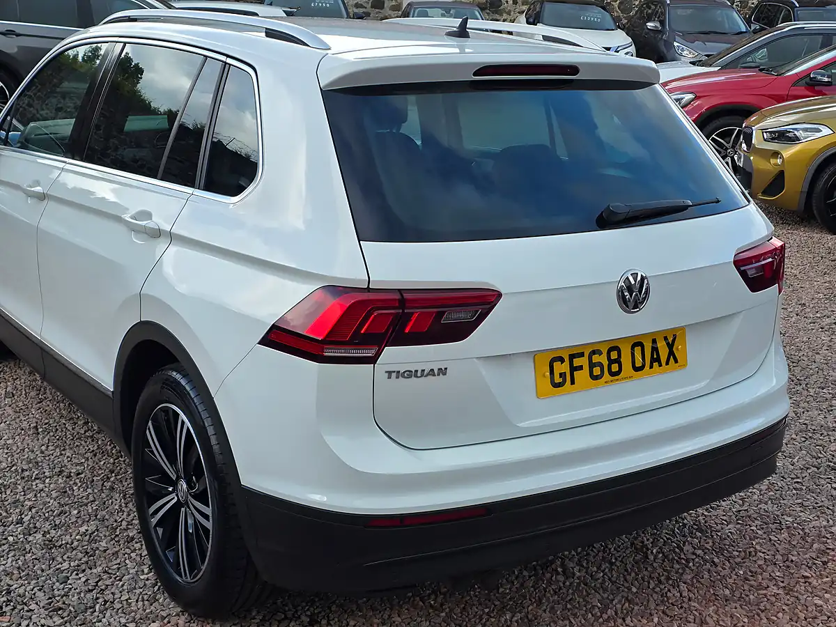Used 2018 Volkswagen Tiguan Se Navigation White - Interior and Exterior details 17