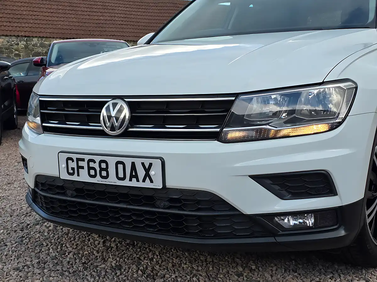 Used 2018 Volkswagen Tiguan Se Navigation White - Interior and Exterior details 6