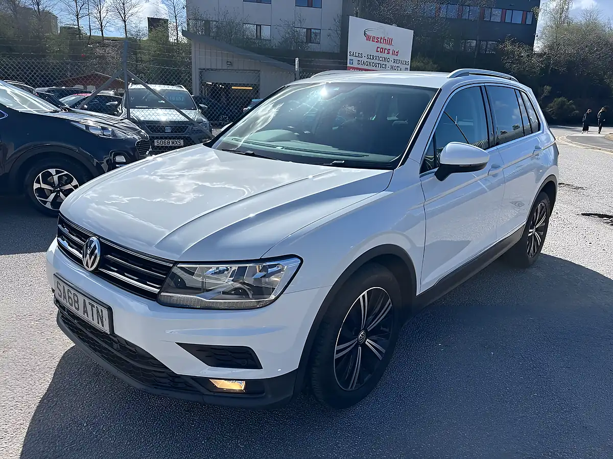 Used 2018 Volkswagen Tiguan Se Navigation White - Interior and Exterior details 12