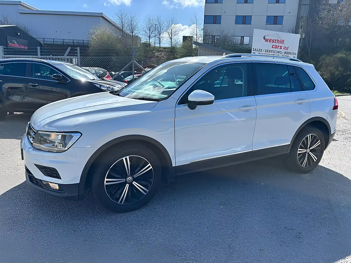 Used 2018 Volkswagen Tiguan Se Navigation White - Interior and Exterior details 13