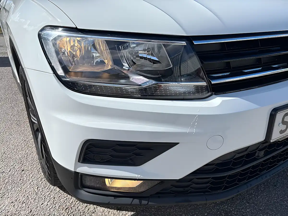 Used 2018 Volkswagen Tiguan Se Navigation White - Interior and Exterior details 16