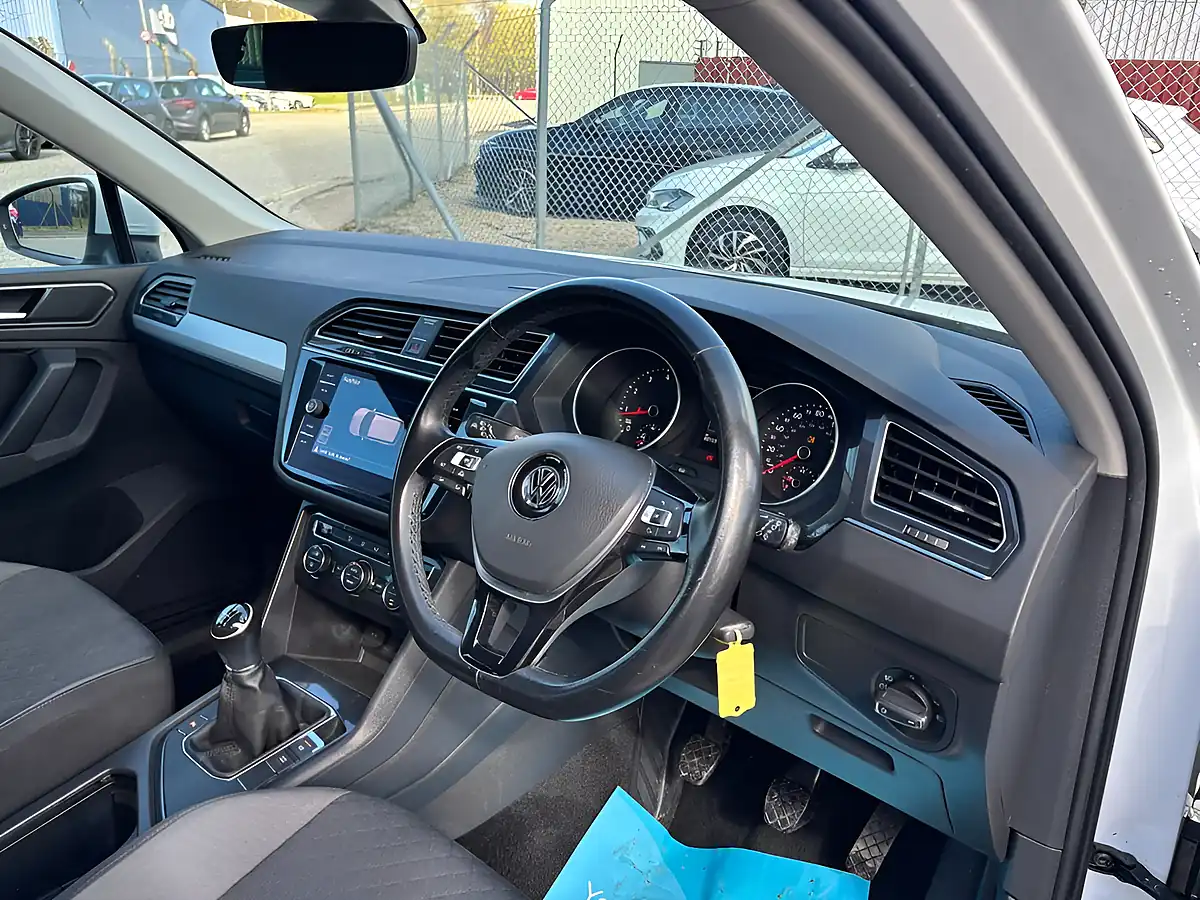 Used 2018 Volkswagen Tiguan Se Navigation White - Interior and Exterior details 2