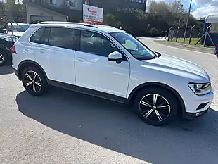 Used 2018 Volkswagen Tiguan Se Navigation White - Interior and Exterior details 6