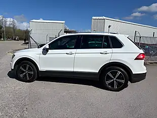 Used 2018 Volkswagen Tiguan Se Navigation White - Interior and Exterior details 9