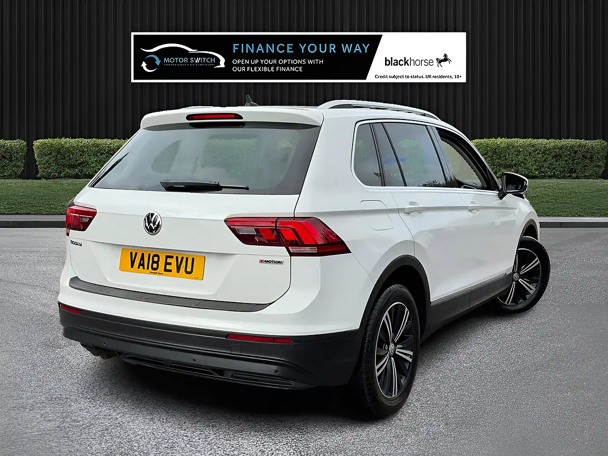 Used 2018 Volkswagen Tiguan Se Navigation White - Interior and Exterior details 10