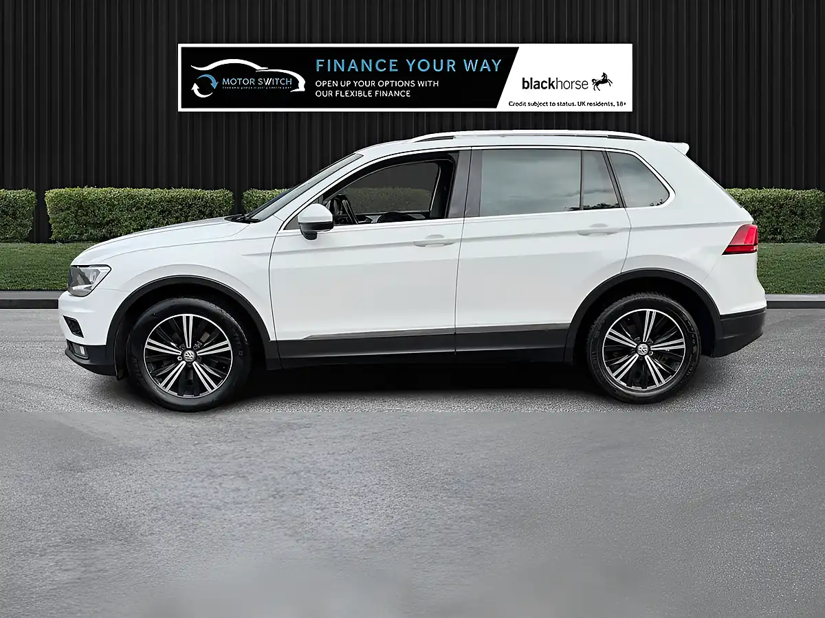 Used 2018 Volkswagen Tiguan Se Navigation White - Interior and Exterior details 11