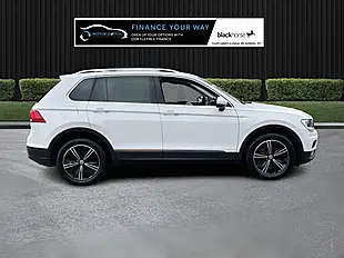 Used 2018 Volkswagen Tiguan Se Navigation White - Interior and Exterior details 4