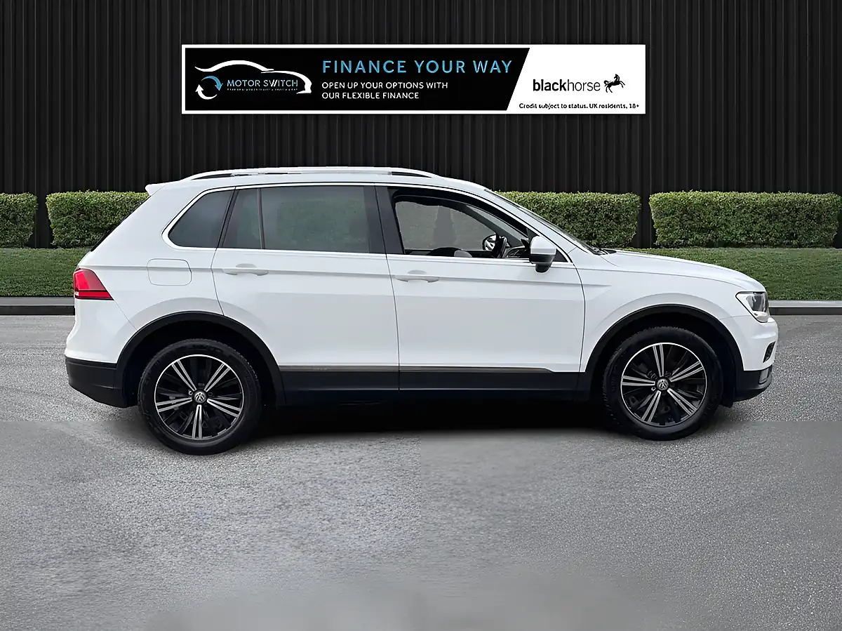 Used 2018 Volkswagen Tiguan Se Navigation White - Interior and Exterior details 4