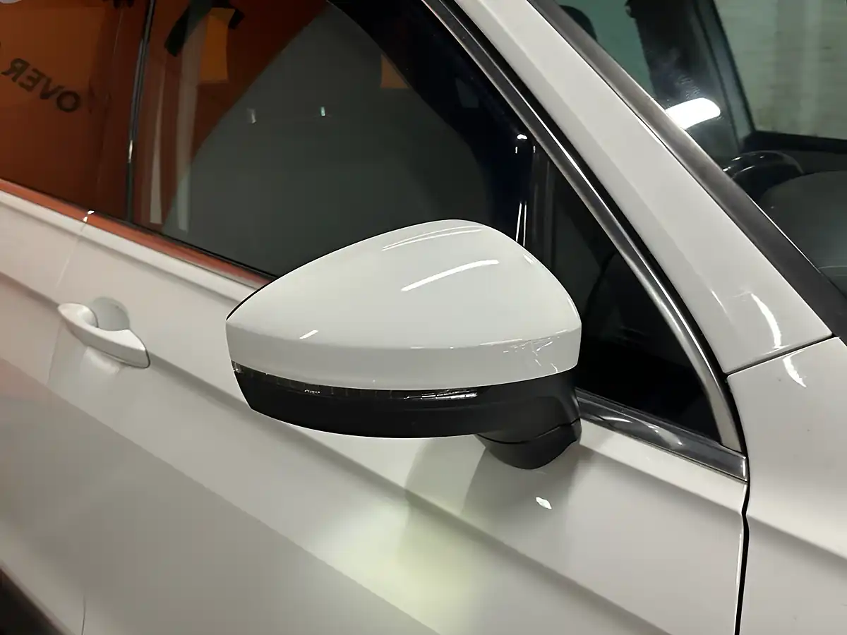 Used 2018 Volkswagen Tiguan Se Navigation White - Interior and Exterior details 13