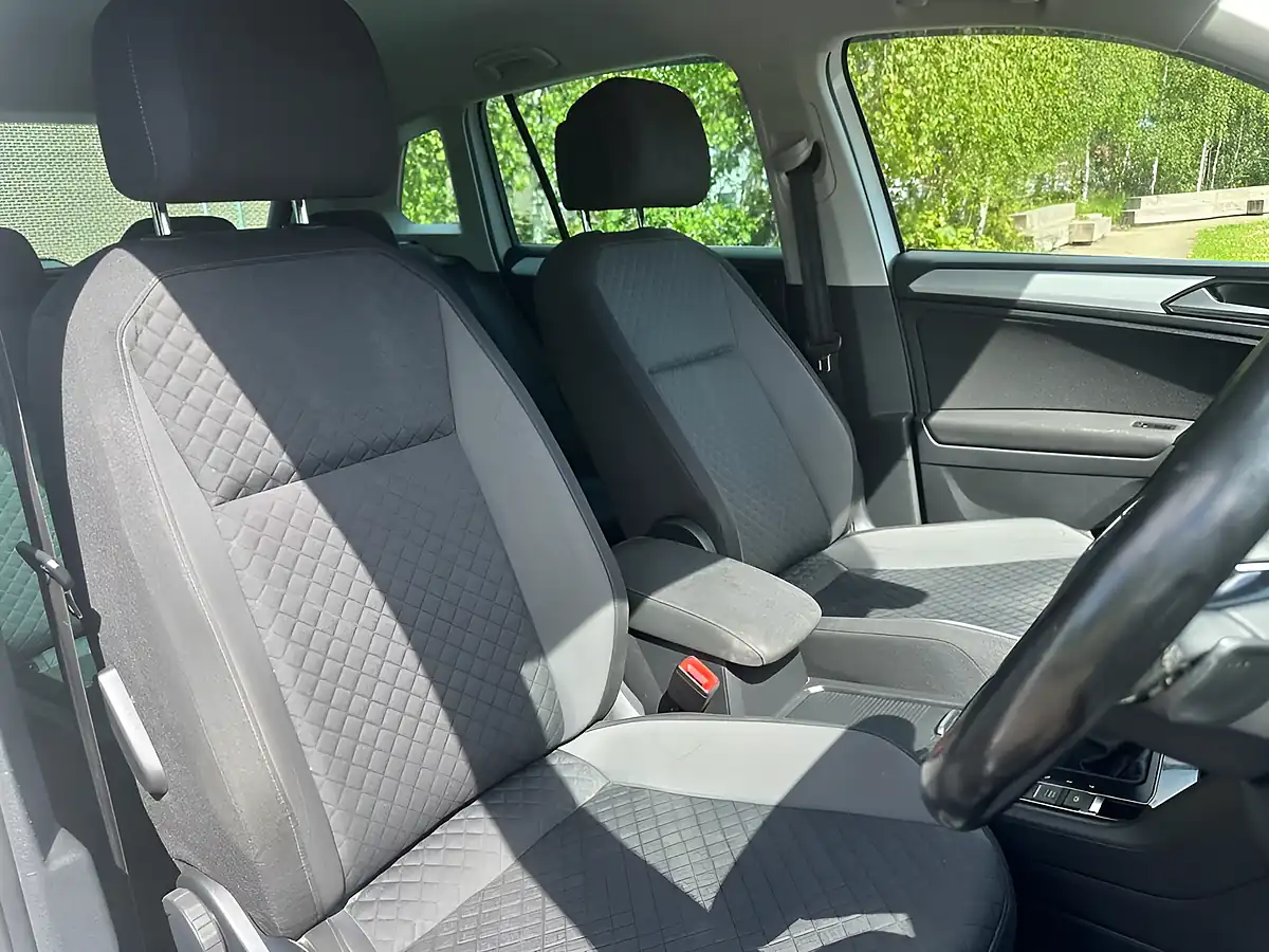 Used 2018 Volkswagen Tiguan Se Navigation White - Interior and Exterior details 20