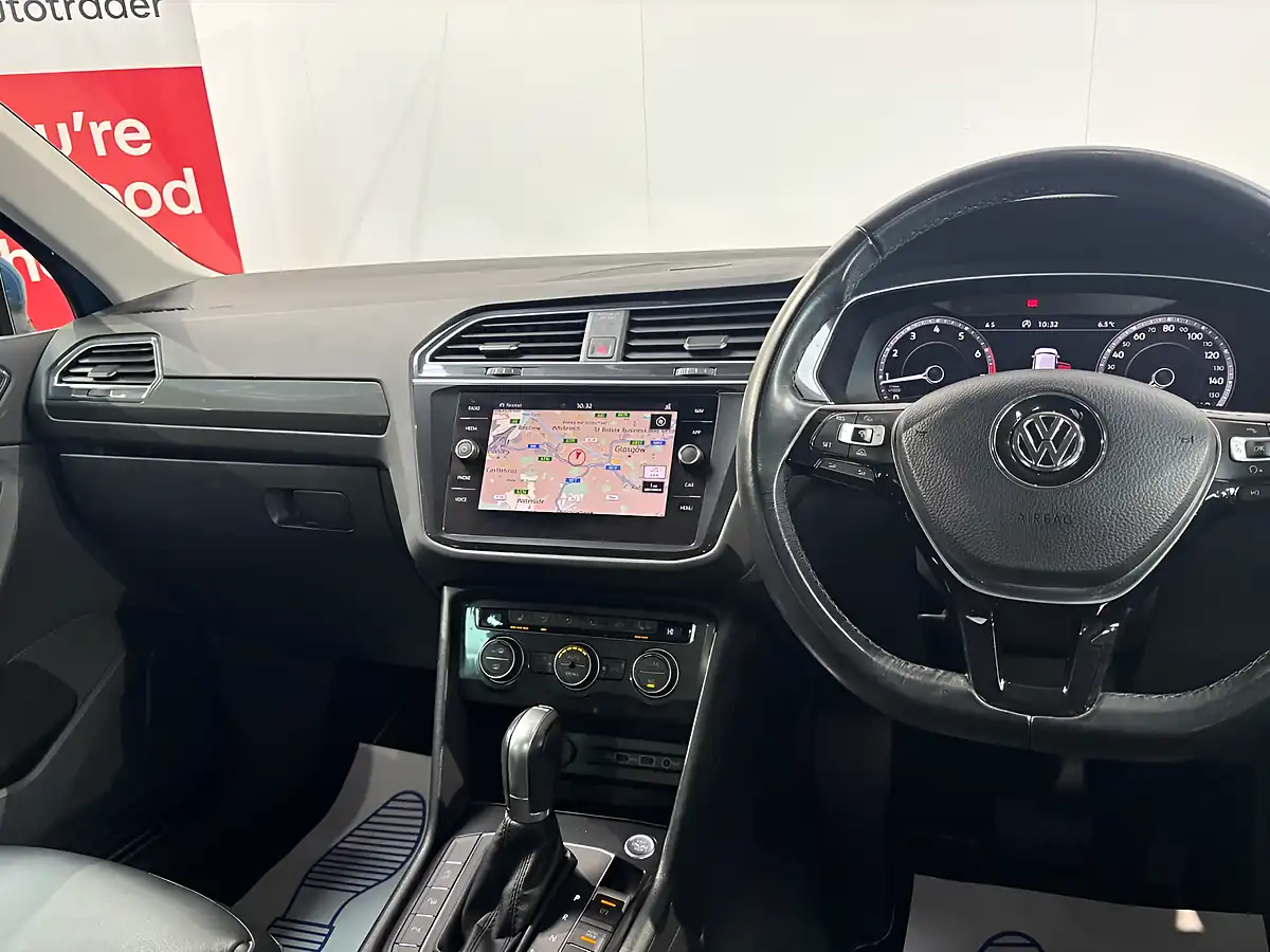 Used 2018 Volkswagen Tiguan Sel Atlantic Blue - Interior and Exterior details 10