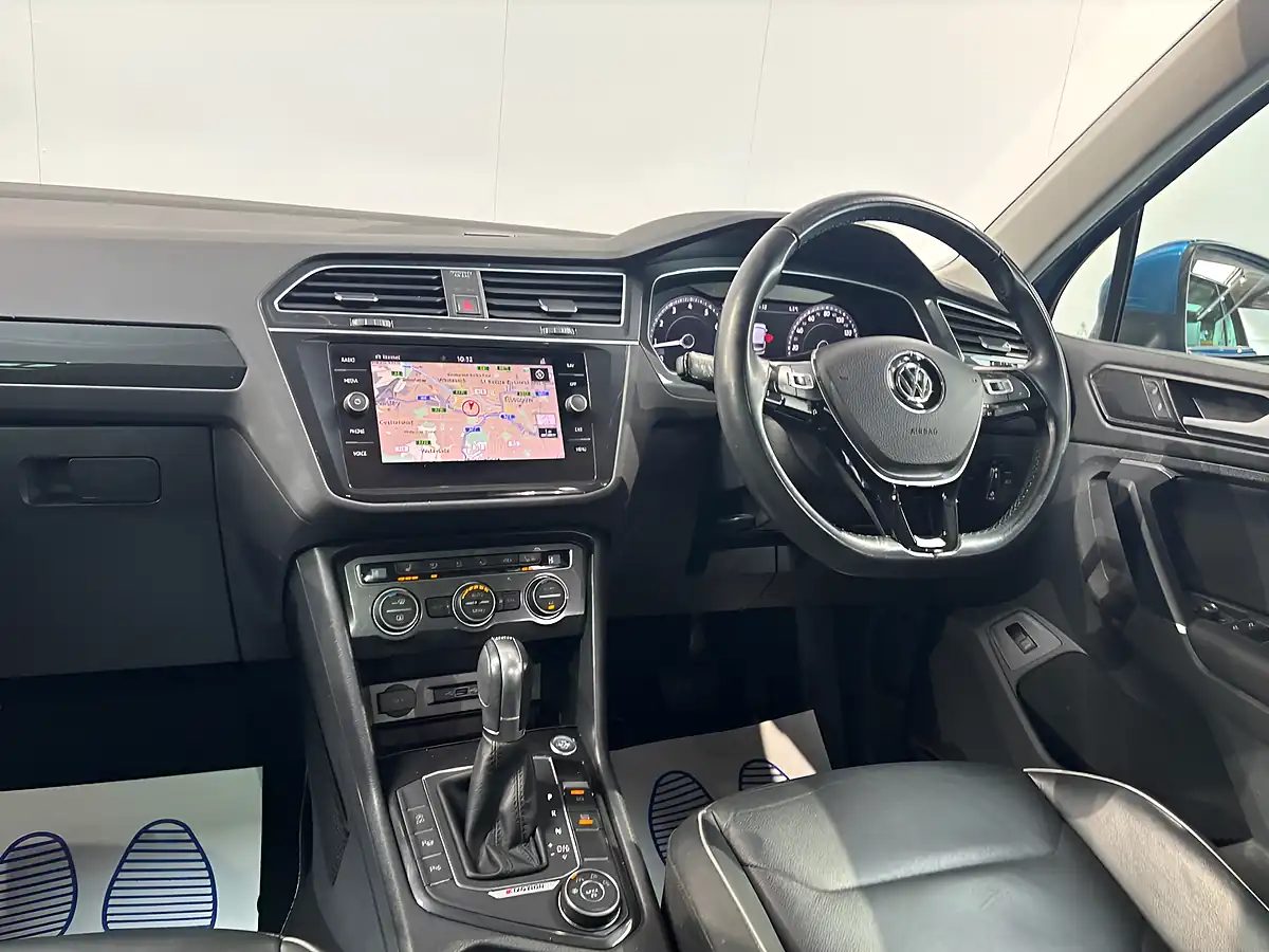 Used 2018 Volkswagen Tiguan Sel Atlantic Blue - Interior and Exterior details 12