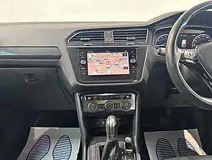 Used 2018 Volkswagen Tiguan Sel Atlantic Blue - Interior and Exterior details 16