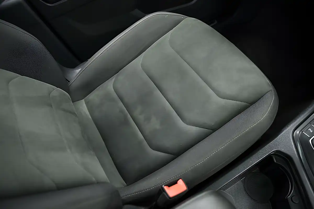 Used 2018 Volkswagen Tiguan Sel Black - Interior and Exterior details 18
