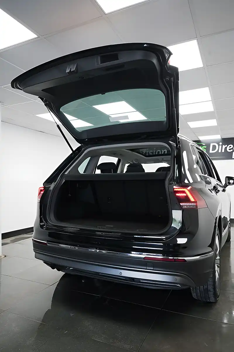 Used 2018 Volkswagen Tiguan Sel Black - Interior and Exterior details 19
