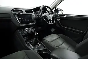 Used 2018 Volkswagen Tiguan Sel Black - Interior and Exterior details 6