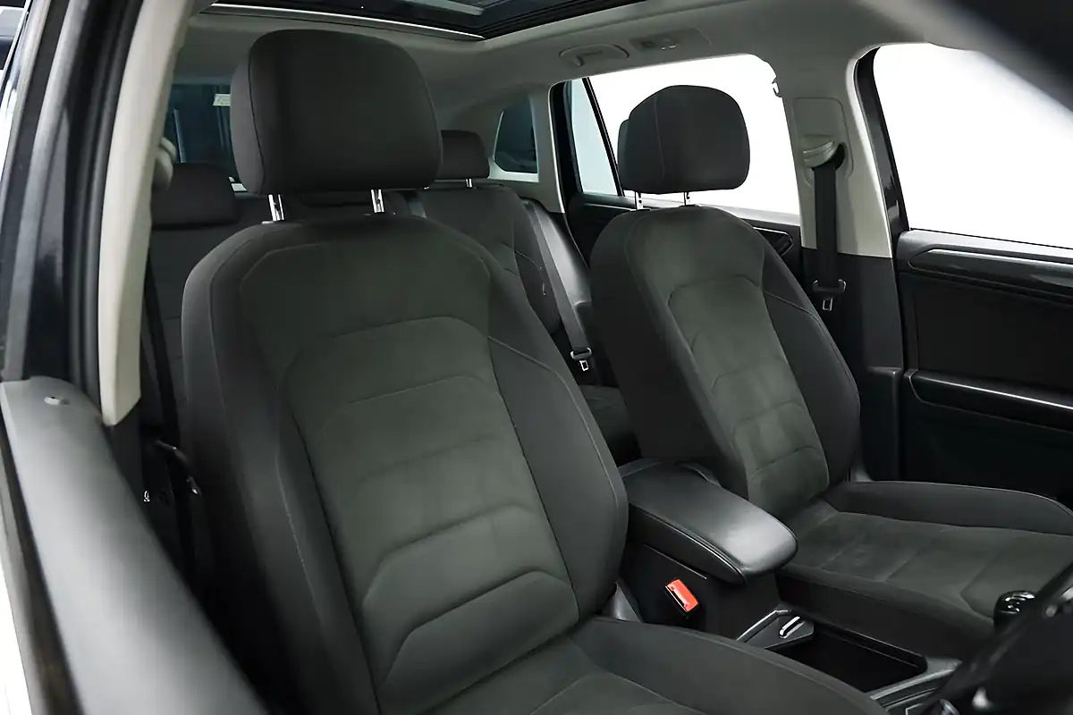Used 2018 Volkswagen Tiguan Sel Black - Interior and Exterior details 8