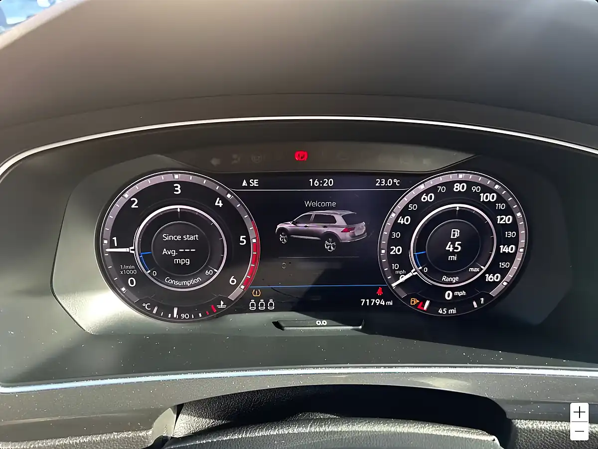 Used 2018 Volkswagen Tiguan Sel Black - Interior and Exterior details 10