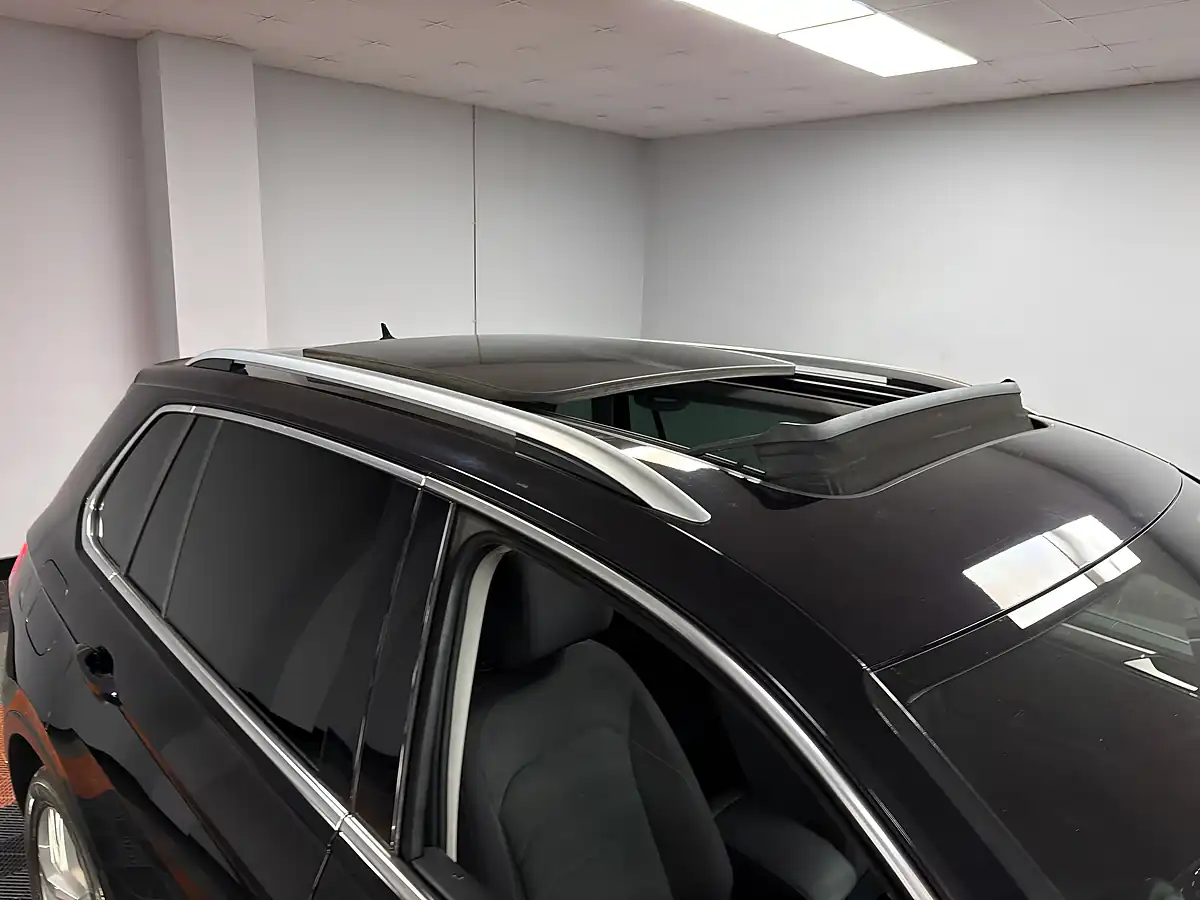 Used 2018 Volkswagen Tiguan Sel Black - Interior and Exterior details 18